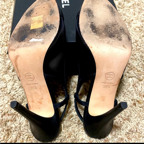 Chanel black sling back heels - Picture 4 of 4